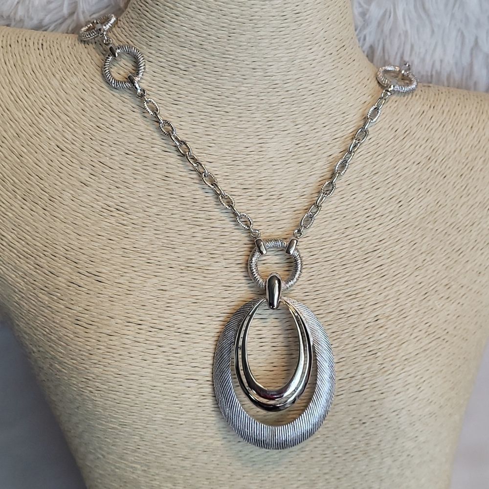 VTG CROWN TRIFARI NECKLACE